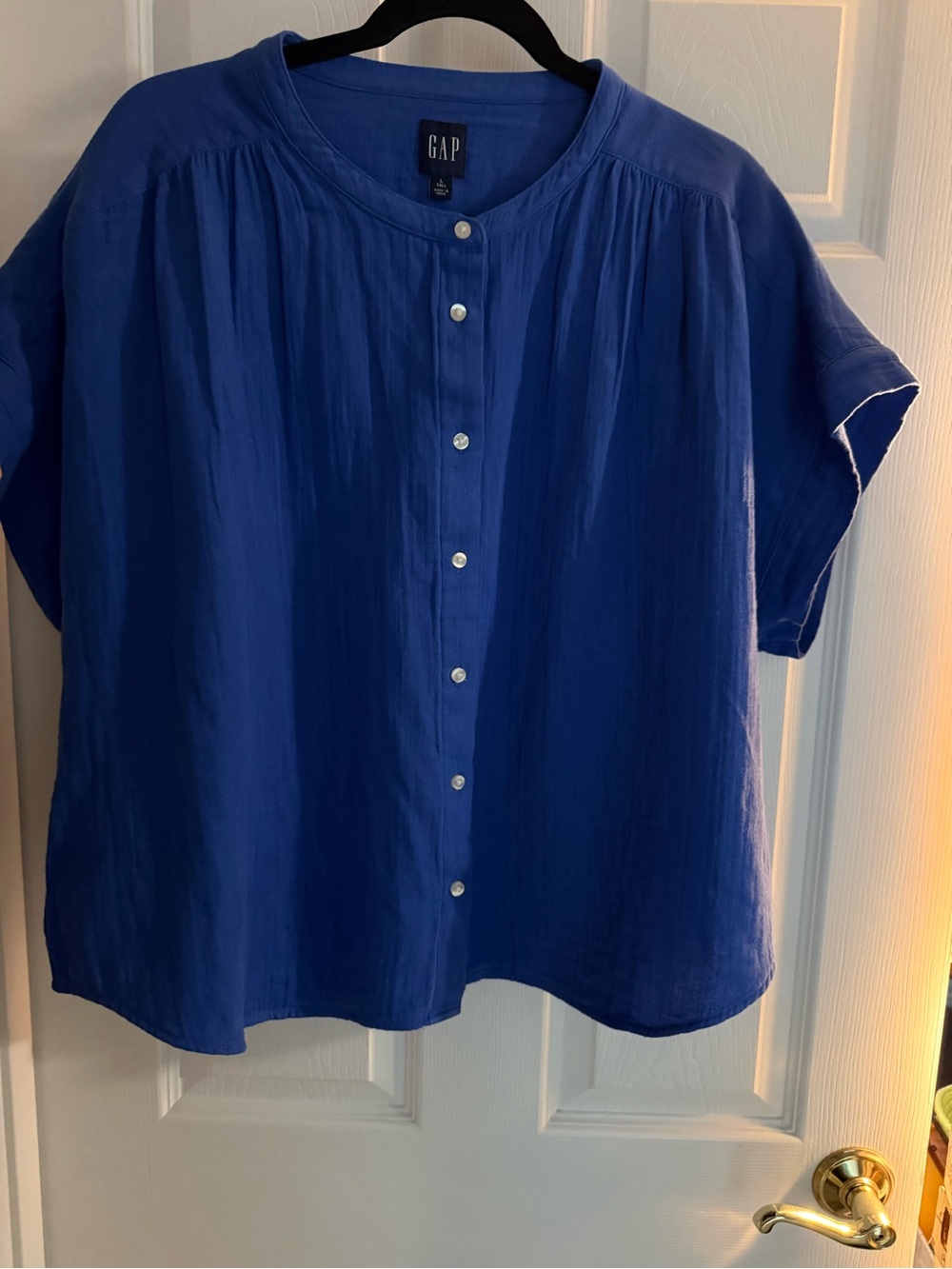 GAP Women's Button-Front Short Sleeve Blouse in Cobalt Blue